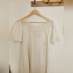 Beautiful vintage creamy nightgown with crochet detail